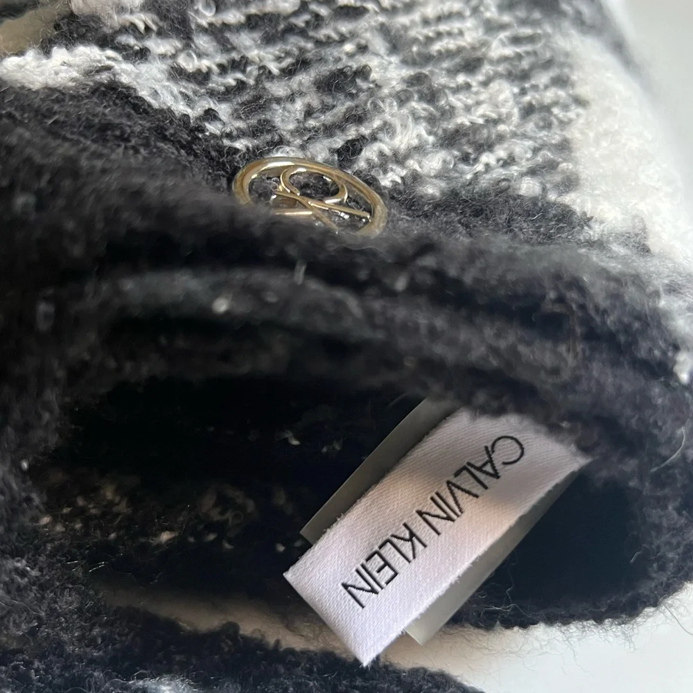 Calvin Klein plaid blanket scarf